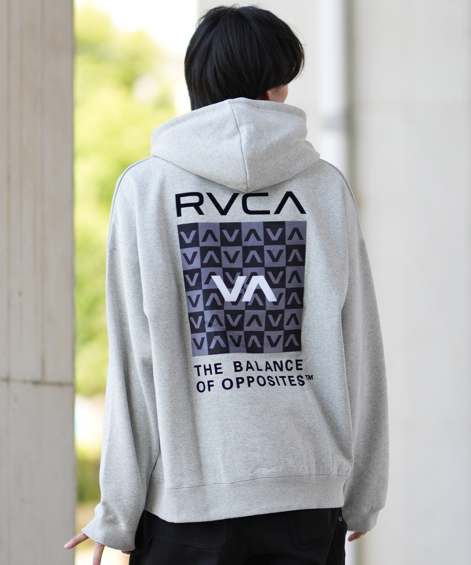 RVCA ルーカ パーカー プルオーバー メンズ スウェット フーディー チェッカー柄 バックプリント ルーズシルエット 裏起毛 BE042-040(BLK-S)