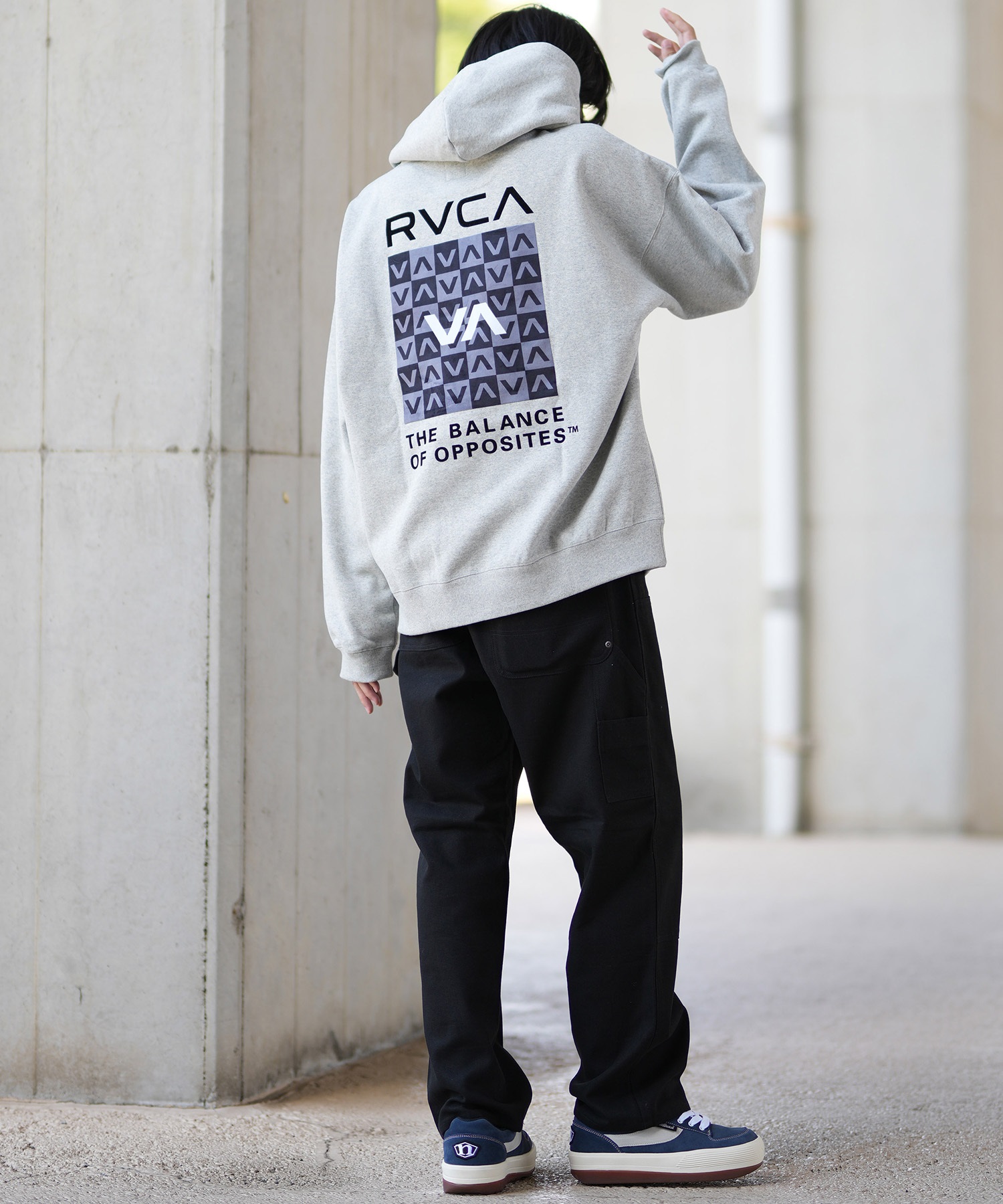 RVCA ルーカ パーカー プルオーバー メンズ スウェット フーディー チェッカー柄 バックプリント ルーズシルエット 裏起毛 BE042-040(BLK-S)