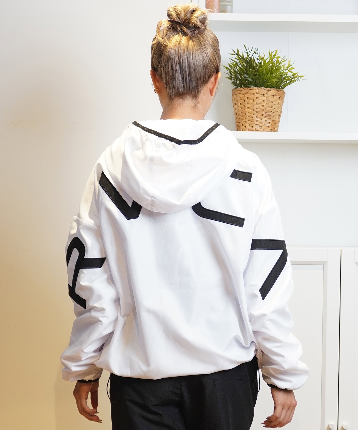 RVCA ルーカ アウター レディース ナイロンジャケット ビッグロゴ バックプリント セットアップ対応 BE044-759(WHT-S)