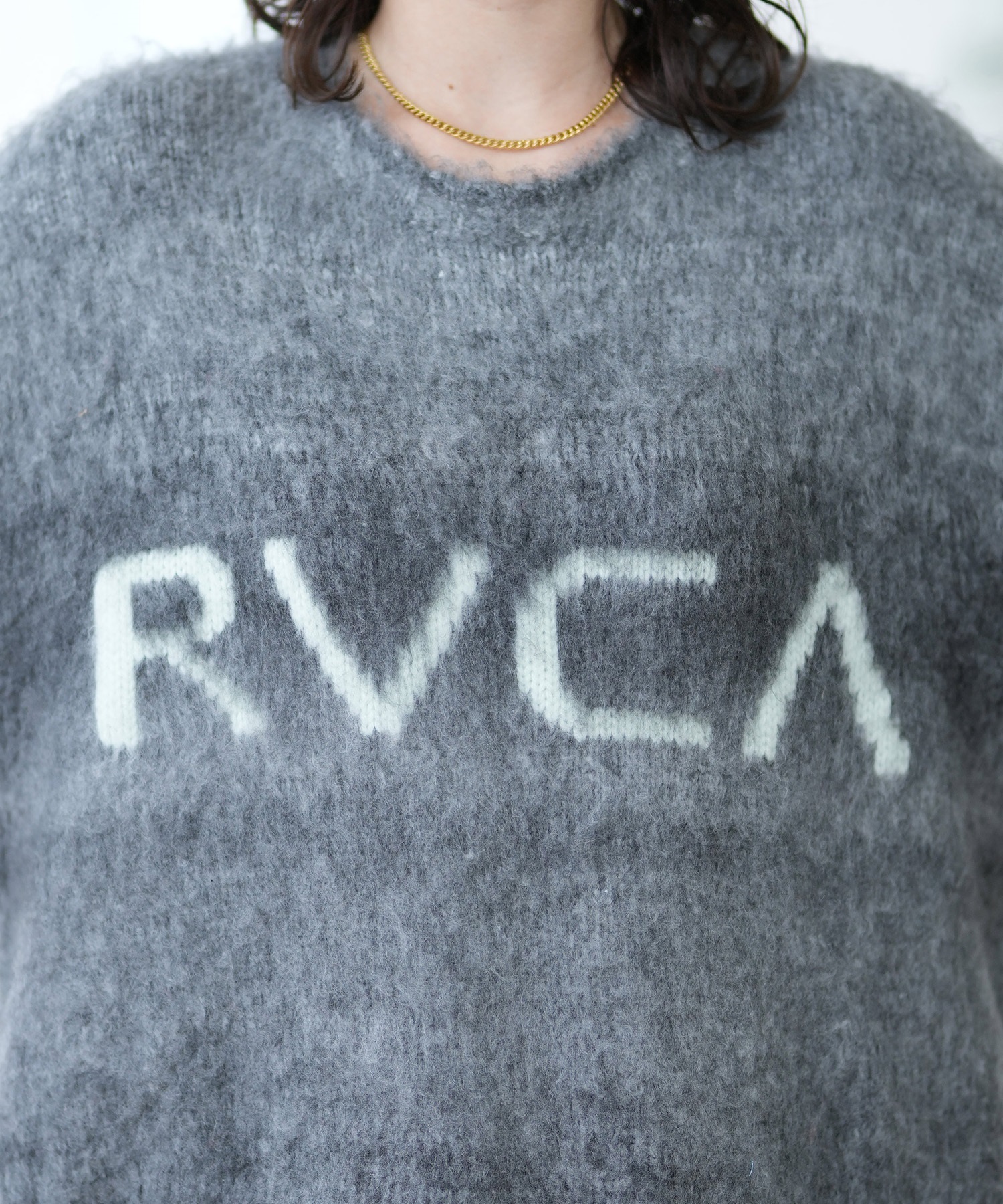 RVCA ルーカ ニット レディース セーター クルーネック フロントロゴ グラデーション ビッグシルエット BE044-652(BES0-S)