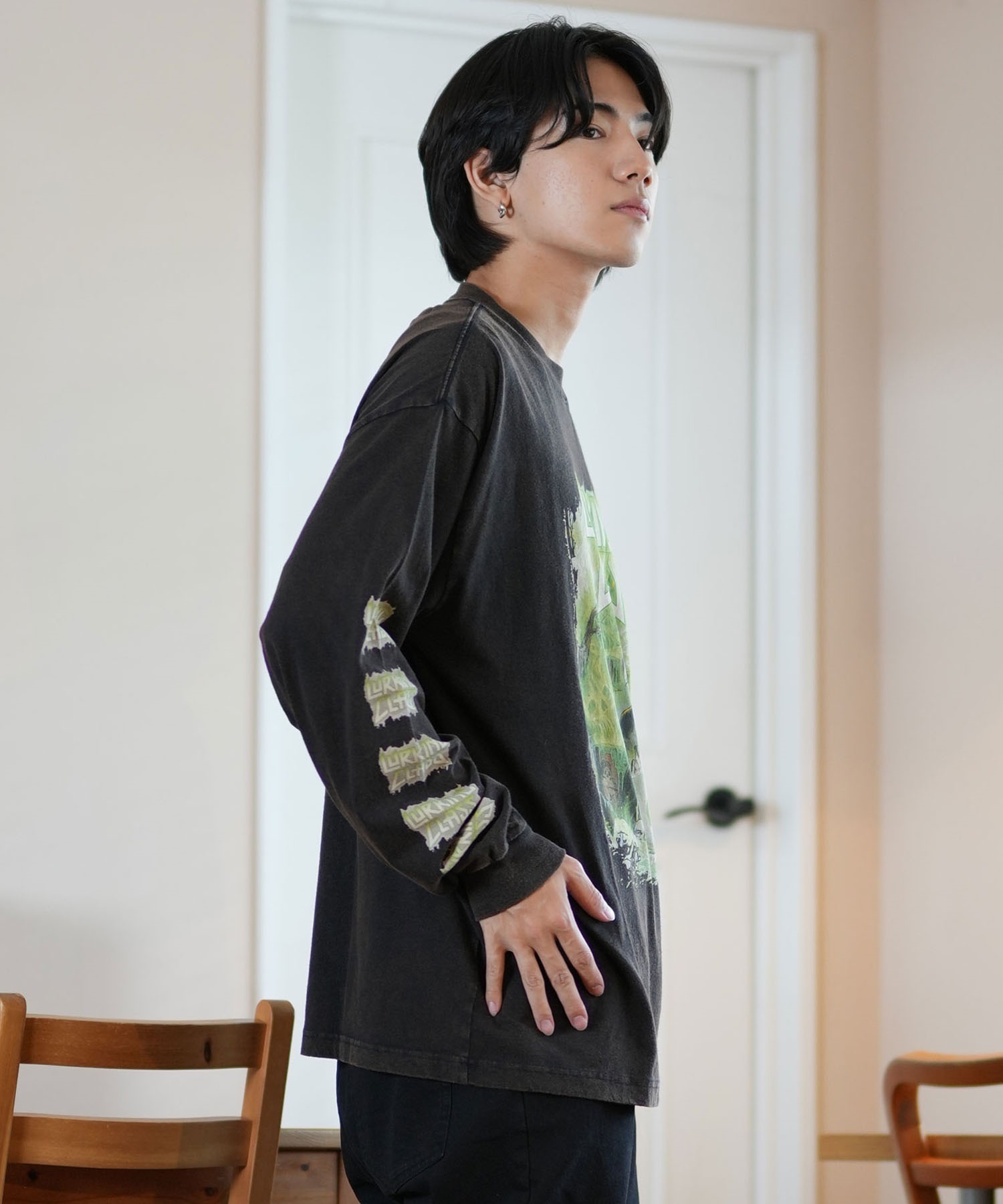 LURKING CLASS ラーキングクラス 長袖 Tシャツ メンズ ロンT フロントプリント ムラサキスポーツ限定 ST24FTM05(BKAD-M)